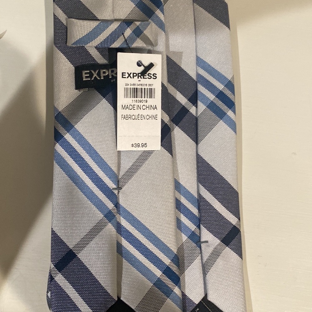 Express Tie - Picture 3 of 3